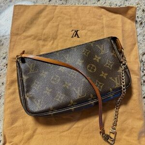 Louis Vuitton Monogram Pochette